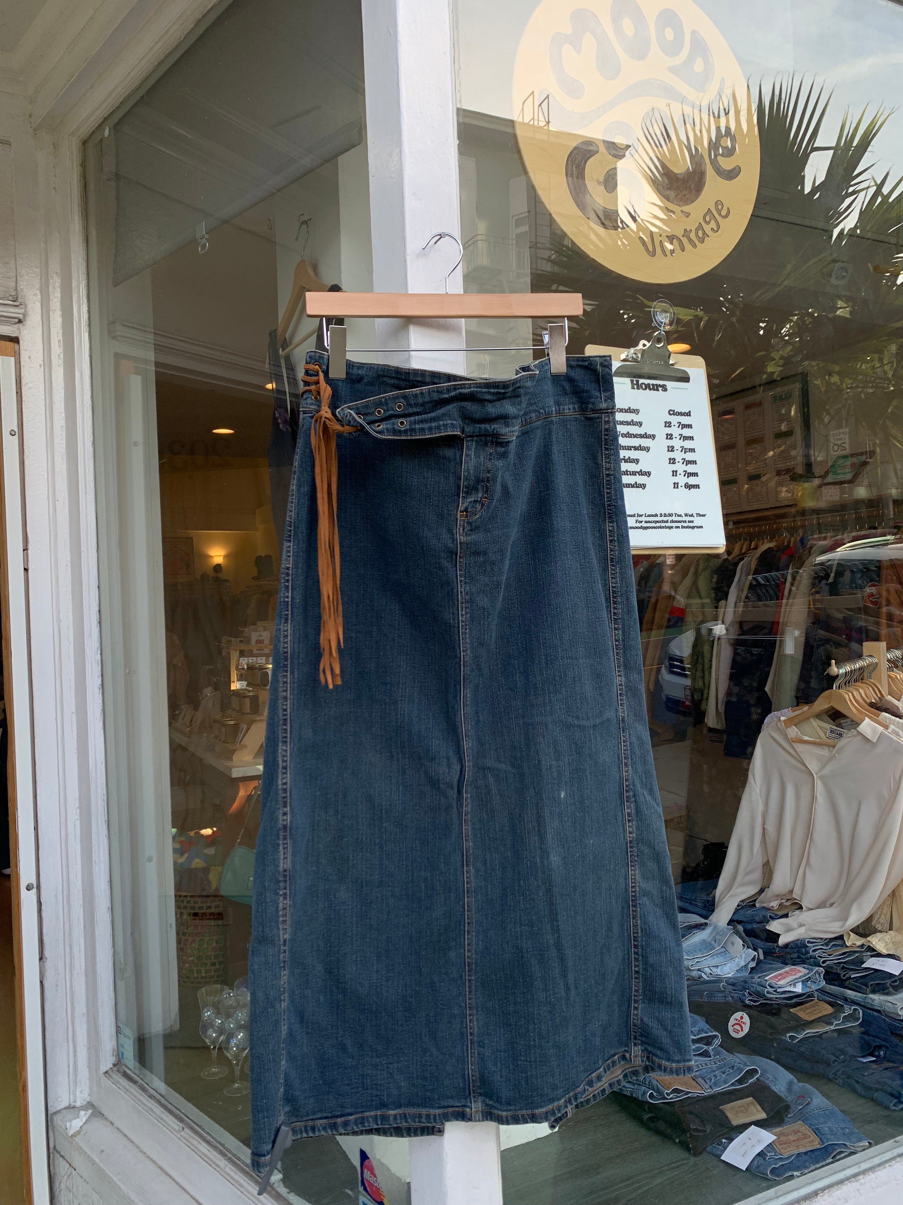 Size 42 Waist 00s Fringe Denim Skirt